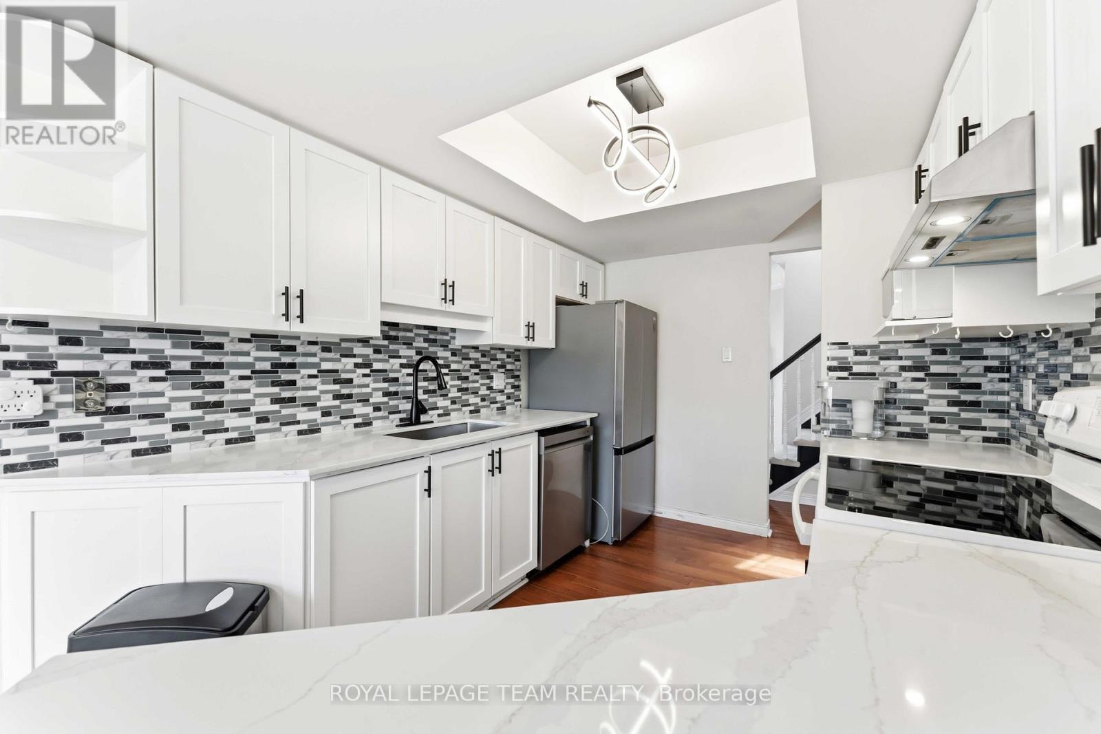 86 SAI CRESCENT - 15