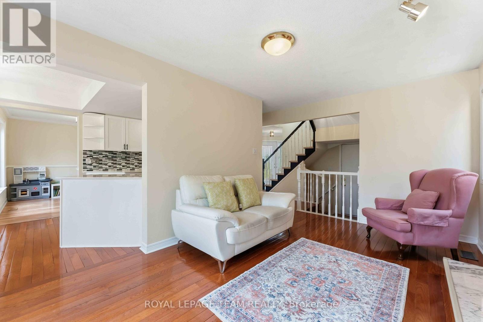 86 SAI CRESCENT - 17