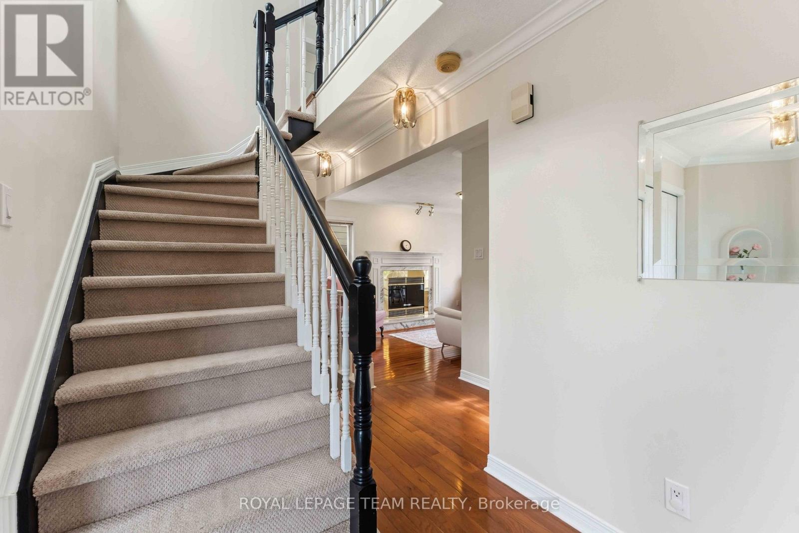 86 SAI CRESCENT - 21