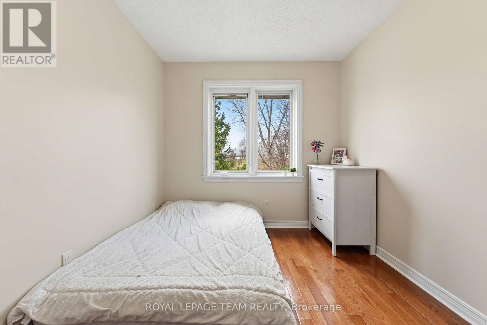 86 SAI CRESCENT - 22