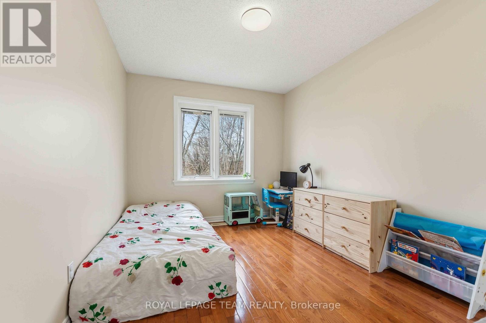 86 SAI CRESCENT - 23