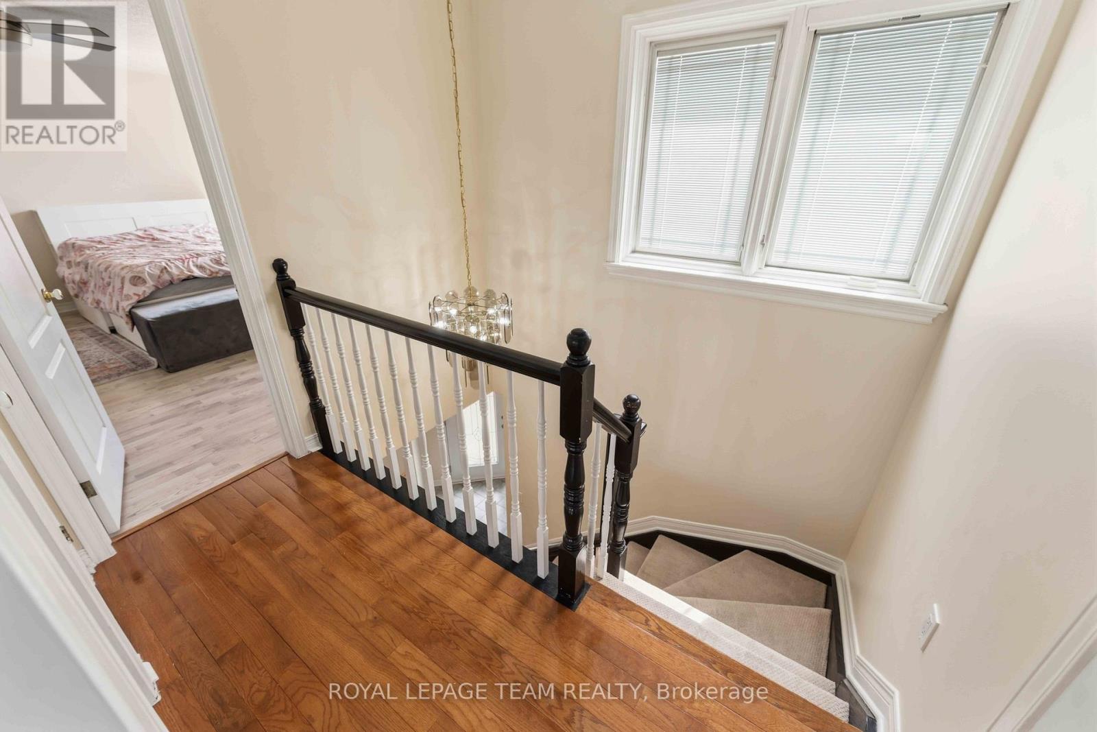86 SAI CRESCENT - 25