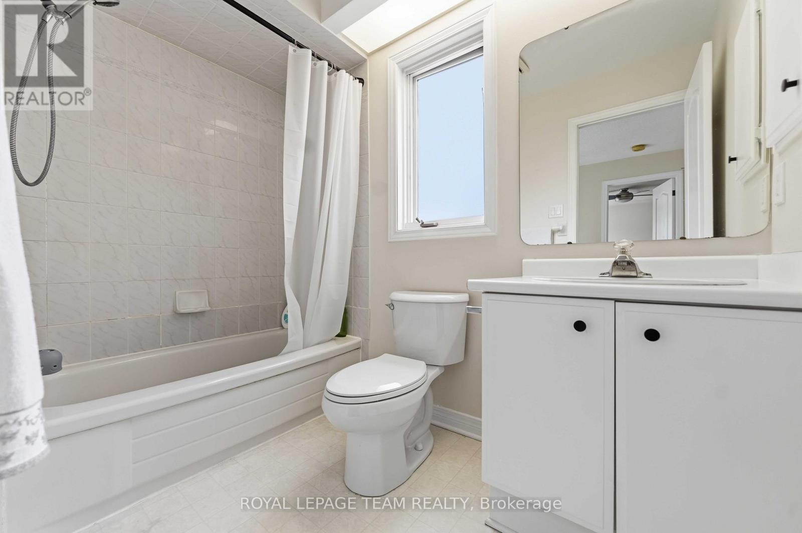86 SAI CRESCENT - 30