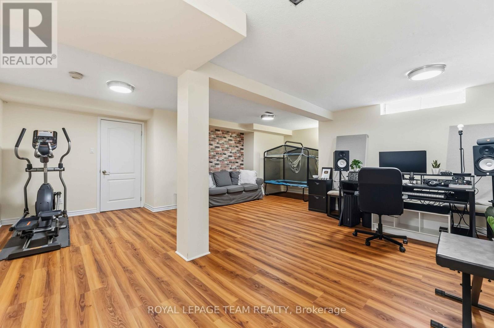 86 SAI CRESCENT - 32
