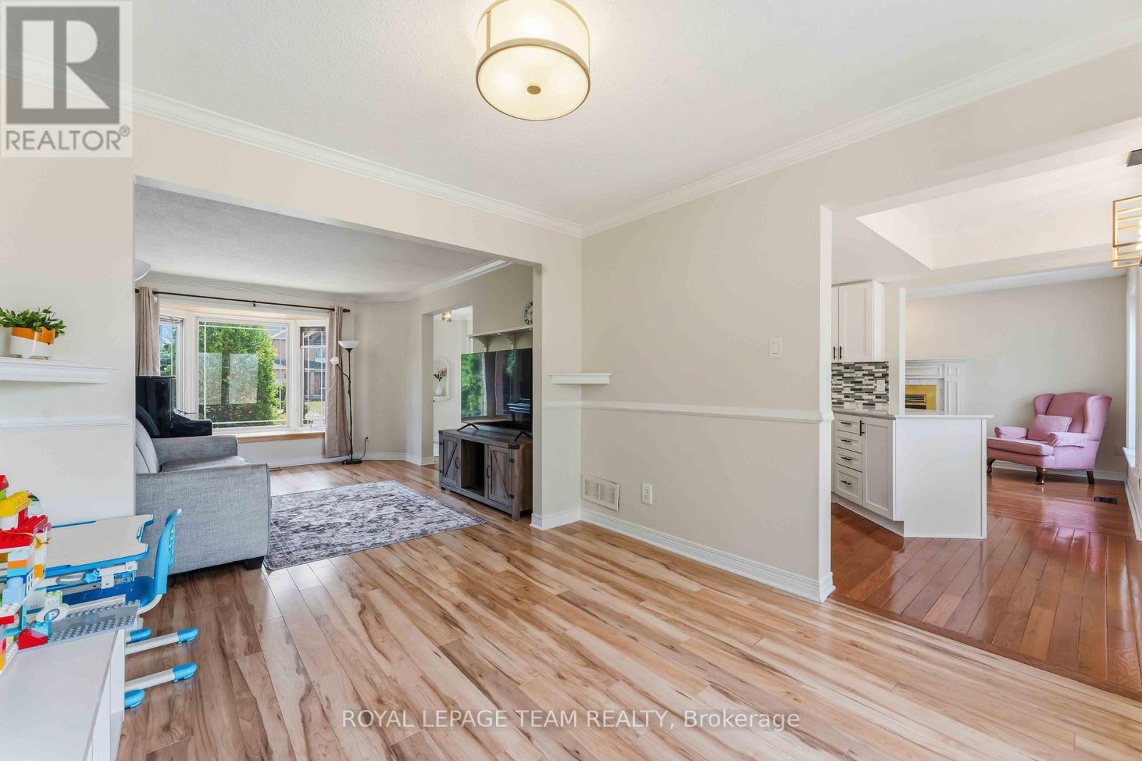 86 SAI CRESCENT - 7