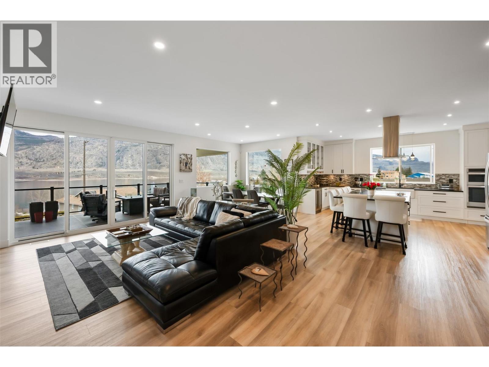 10400 87th Street, Osoyoos