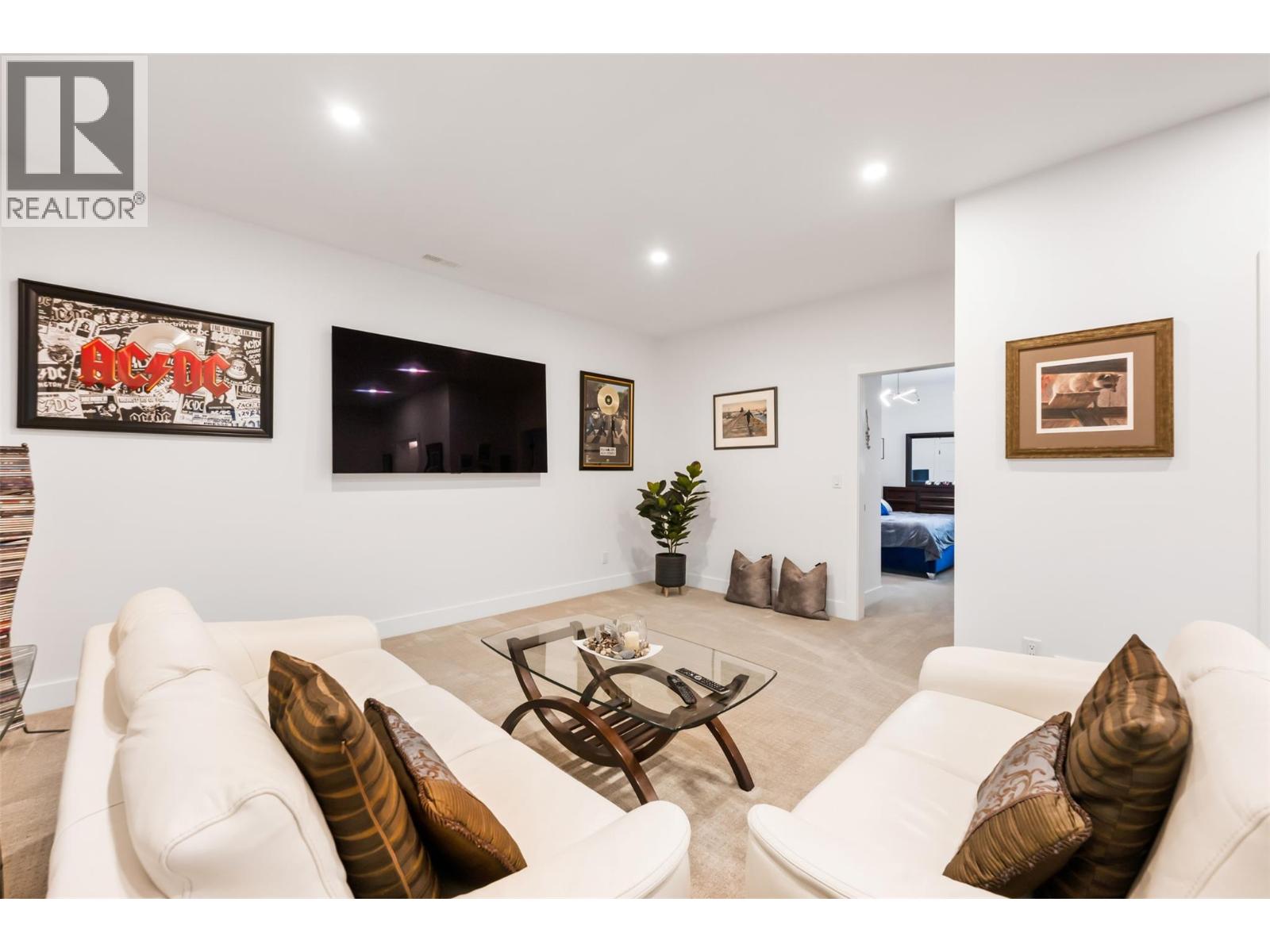 10400 87th Street, Osoyoos