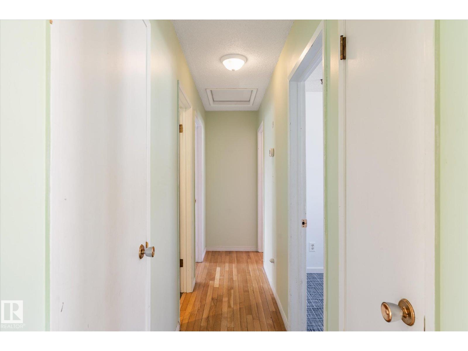 30 FARMSTEAD AV, St. Albert