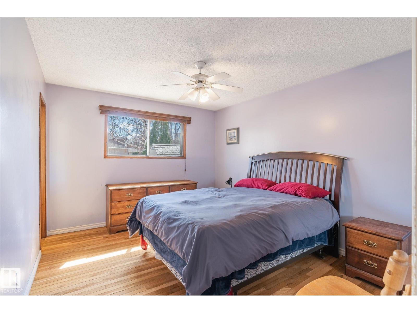 30 FARMSTEAD AV, St. Albert