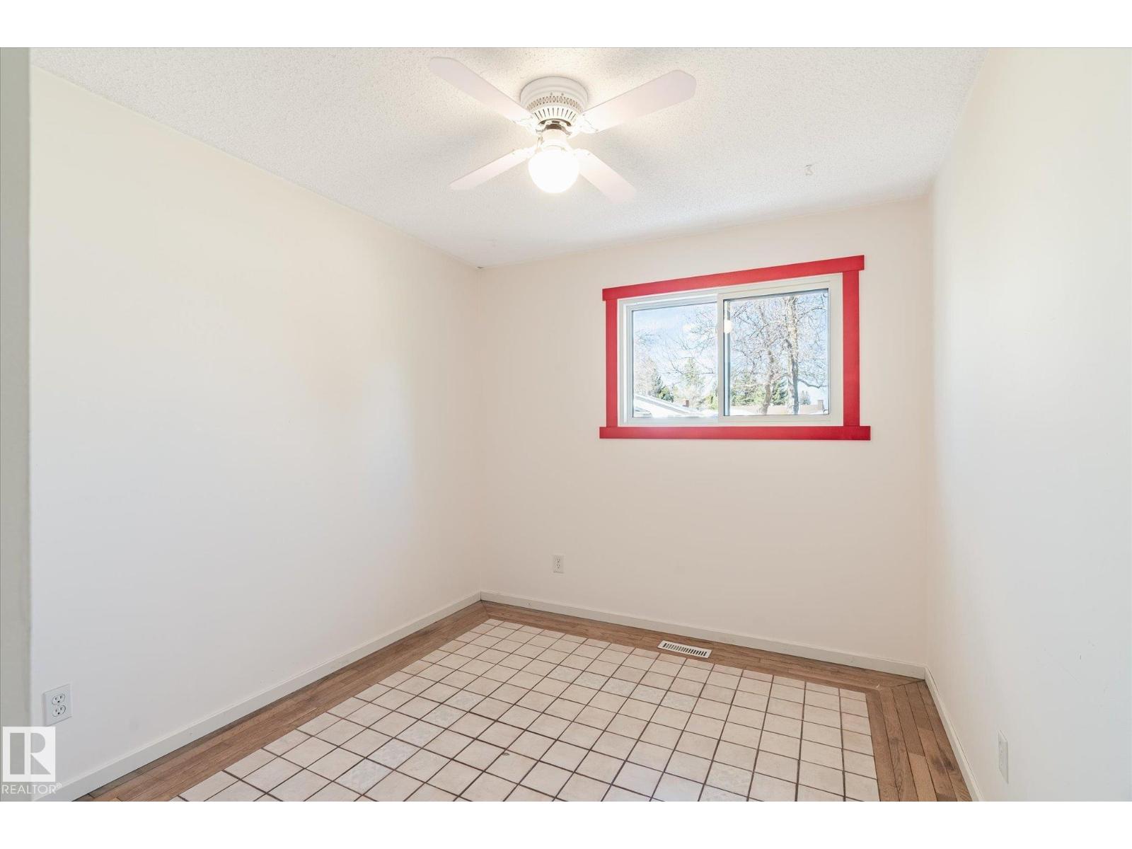 30 FARMSTEAD AV, St. Albert