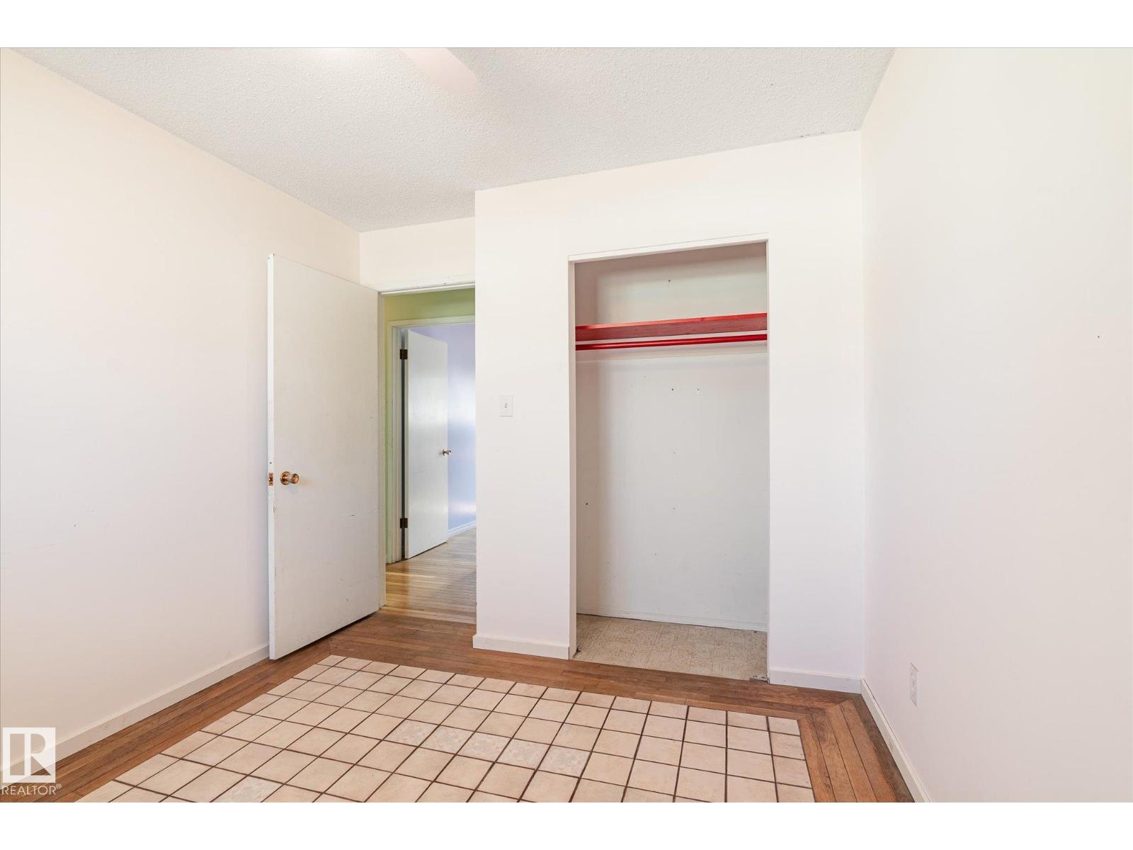 30 FARMSTEAD AV, St. Albert