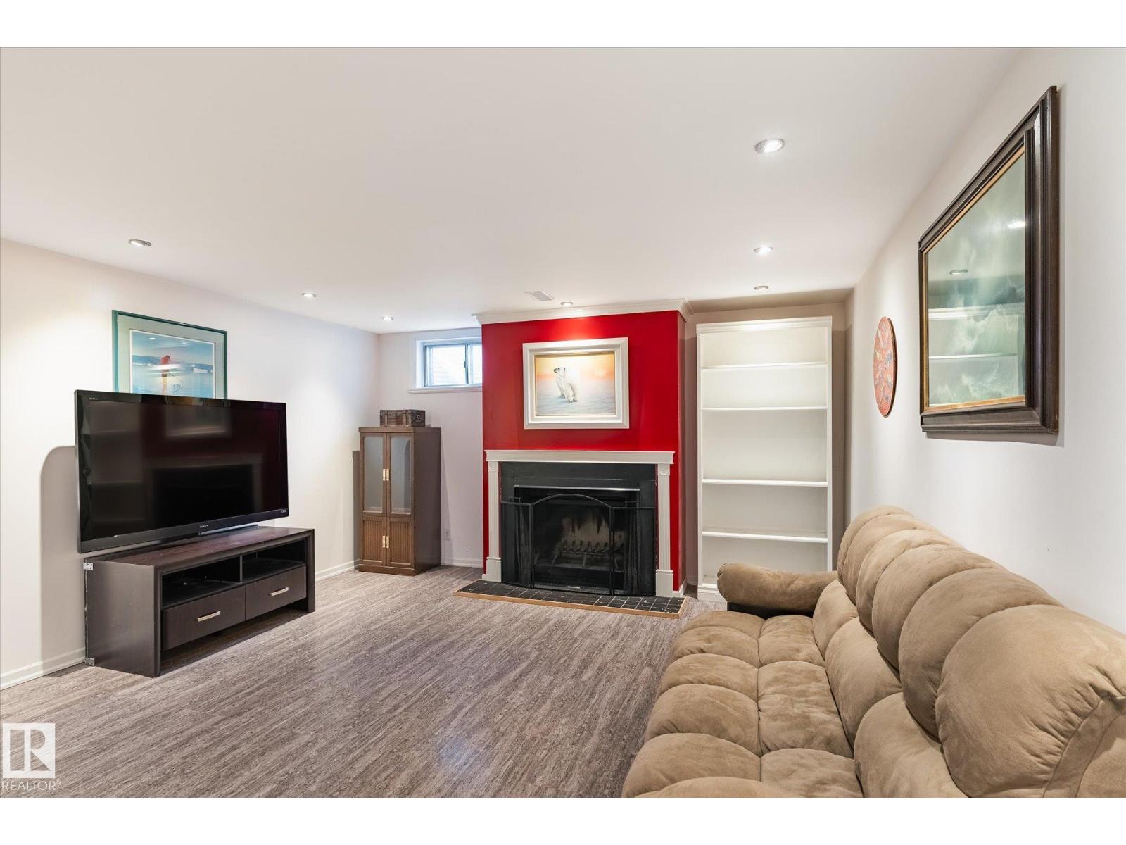 30 FARMSTEAD AV, St. Albert