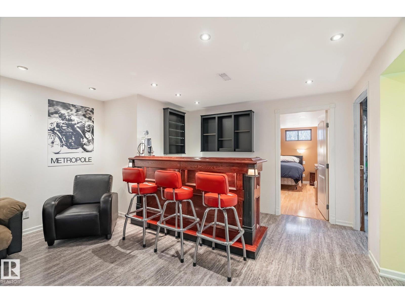 30 FARMSTEAD AV, St. Albert