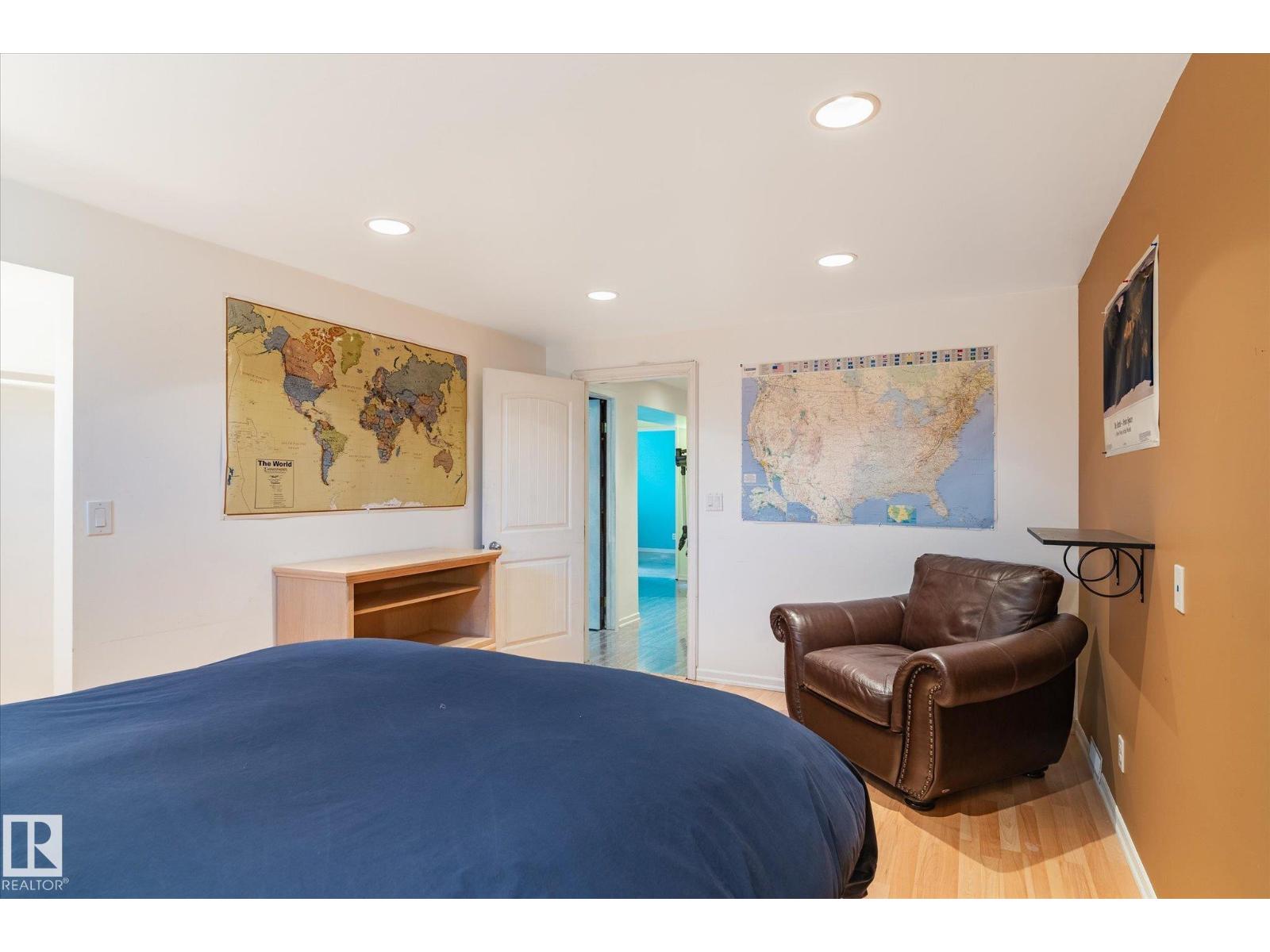 30 FARMSTEAD AV, St. Albert