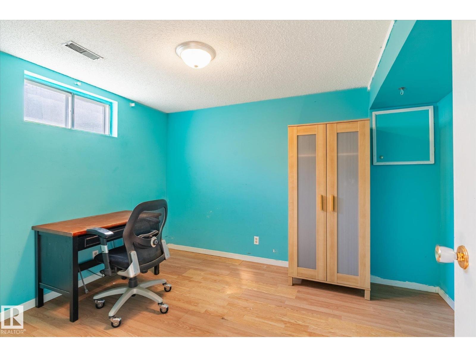 30 FARMSTEAD AV, St. Albert