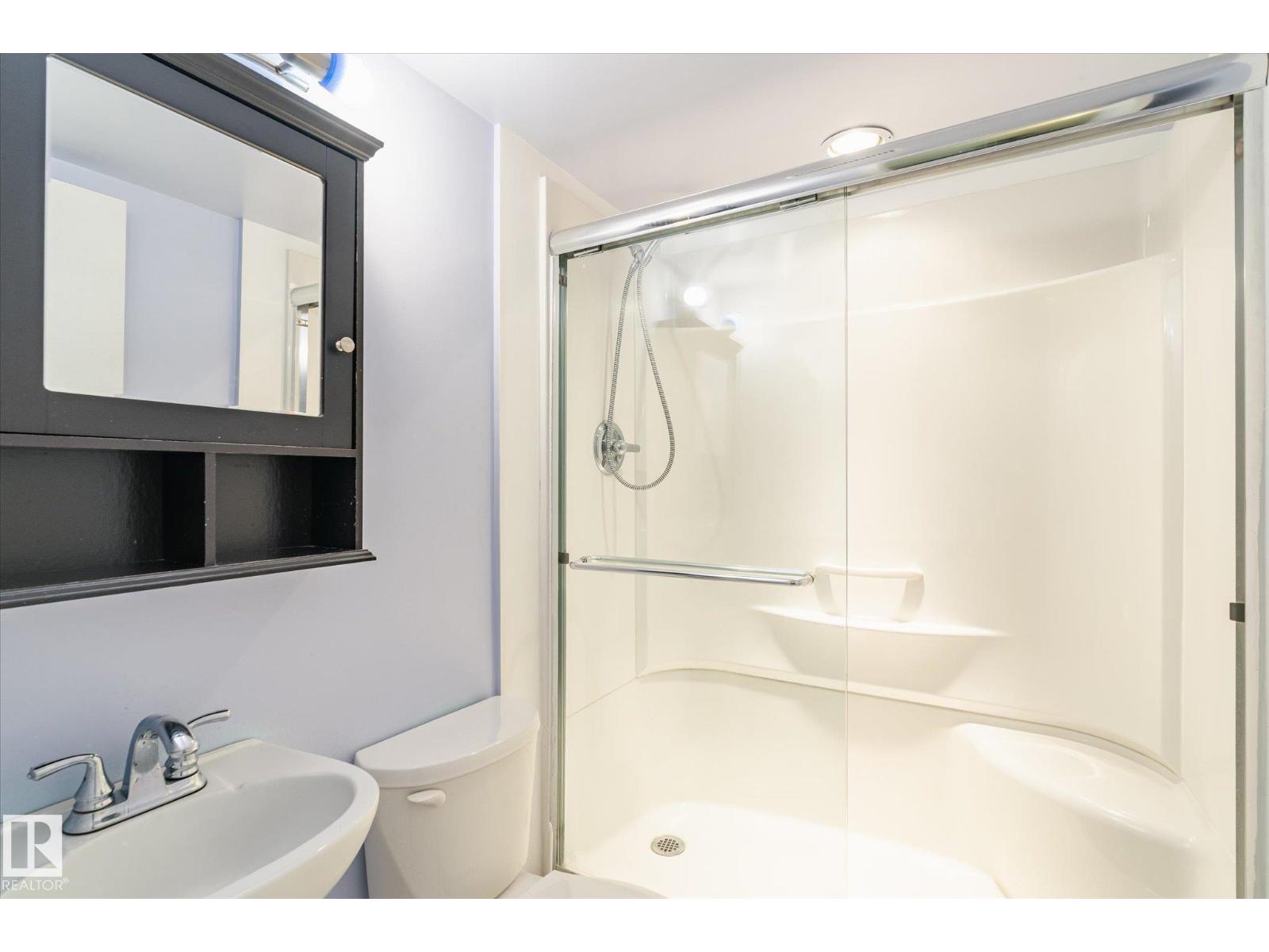 30 FARMSTEAD AV, St. Albert