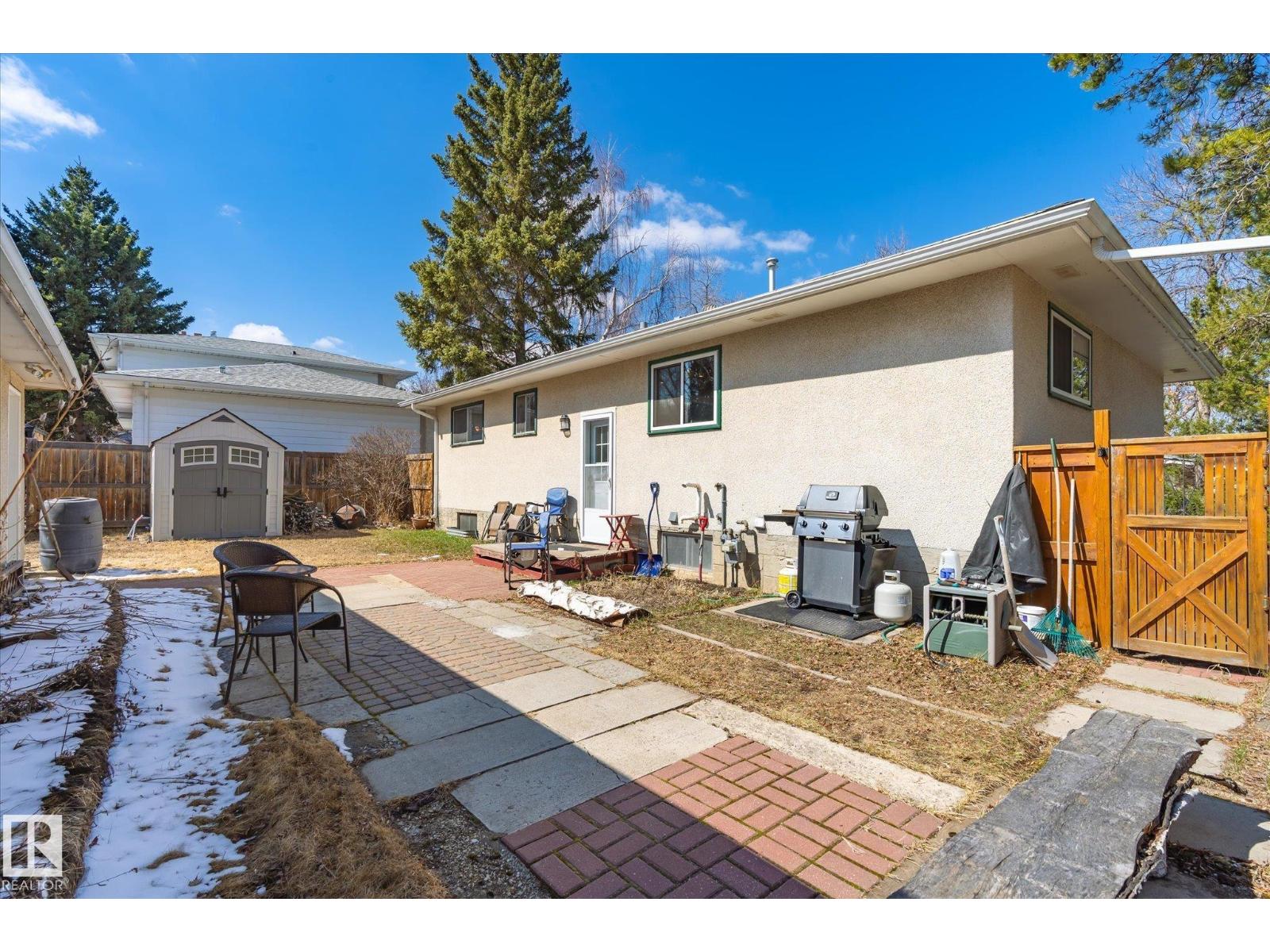 30 FARMSTEAD AV, St. Albert