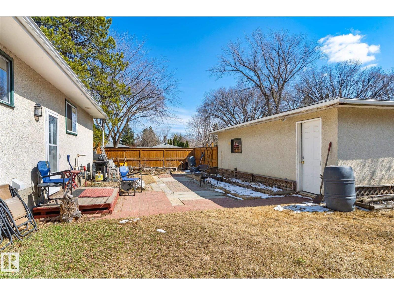 30 FARMSTEAD AV, St. Albert