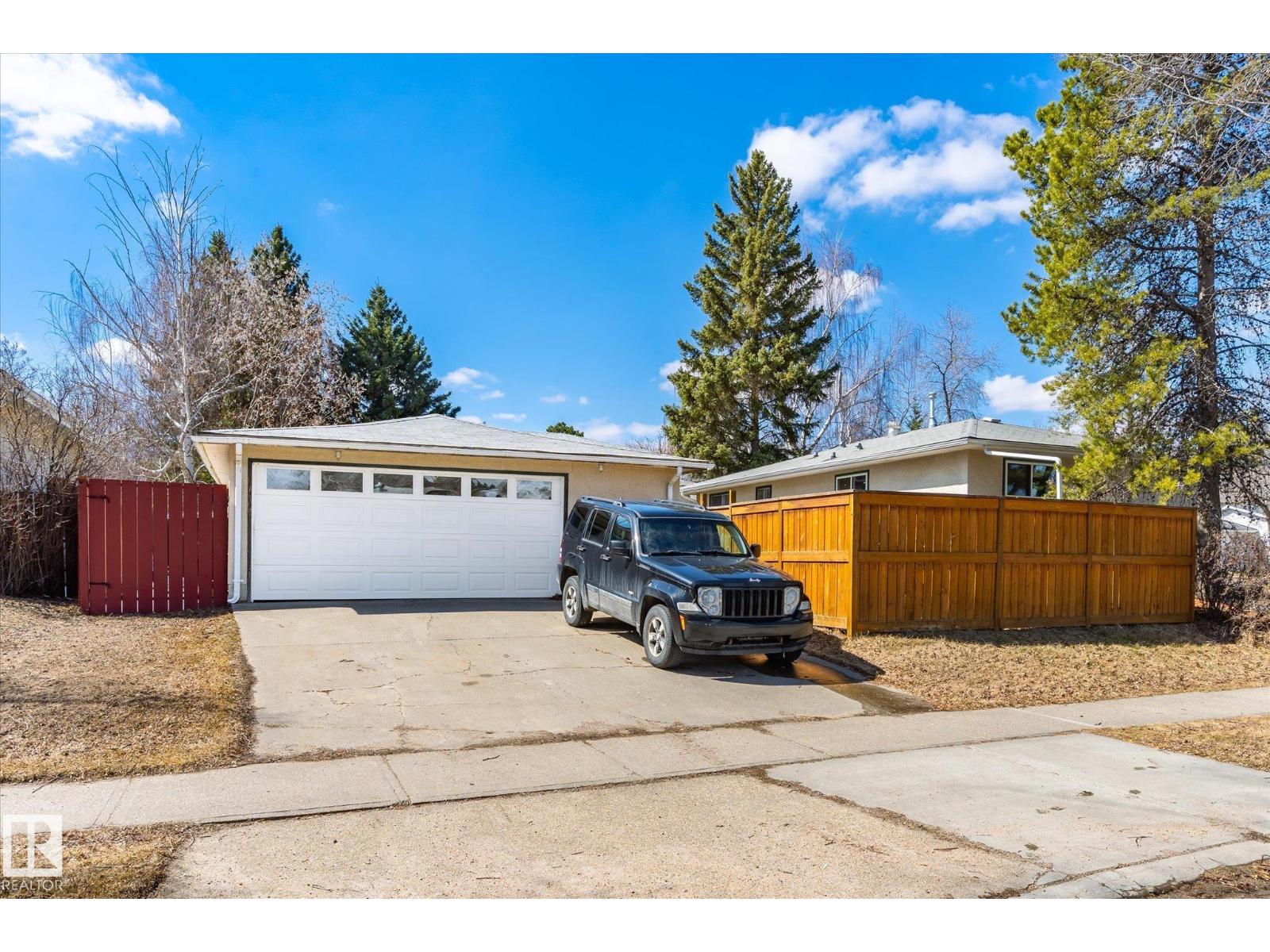 30 FARMSTEAD AV, St. Albert