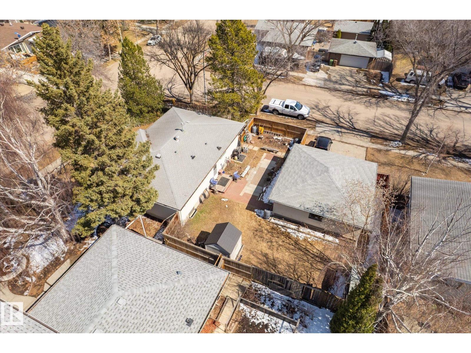 30 FARMSTEAD AV, St. Albert