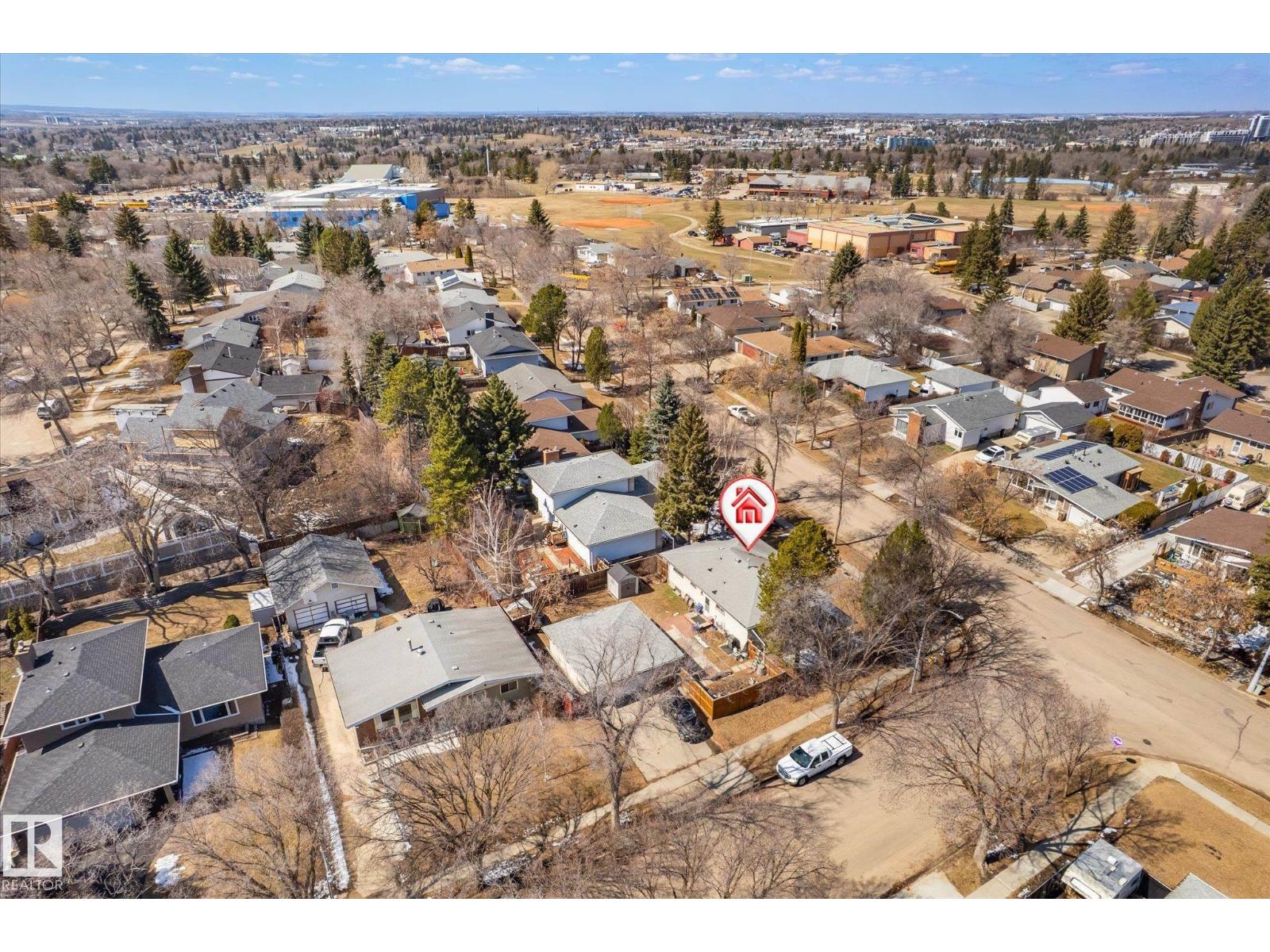 30 FARMSTEAD AV, St. Albert