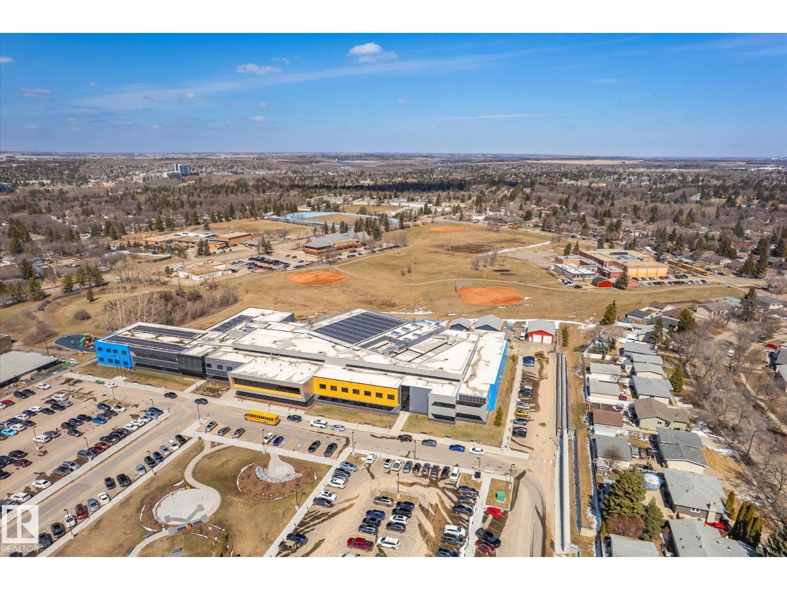 30 FARMSTEAD AV, St. Albert