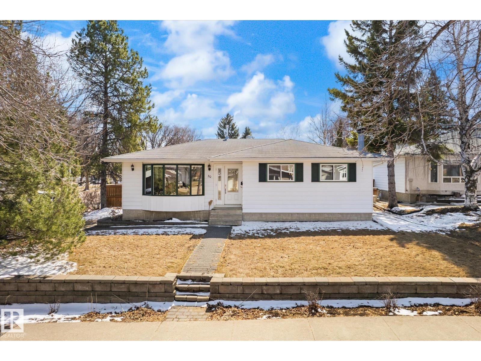 30 FARMSTEAD AV, St. Albert