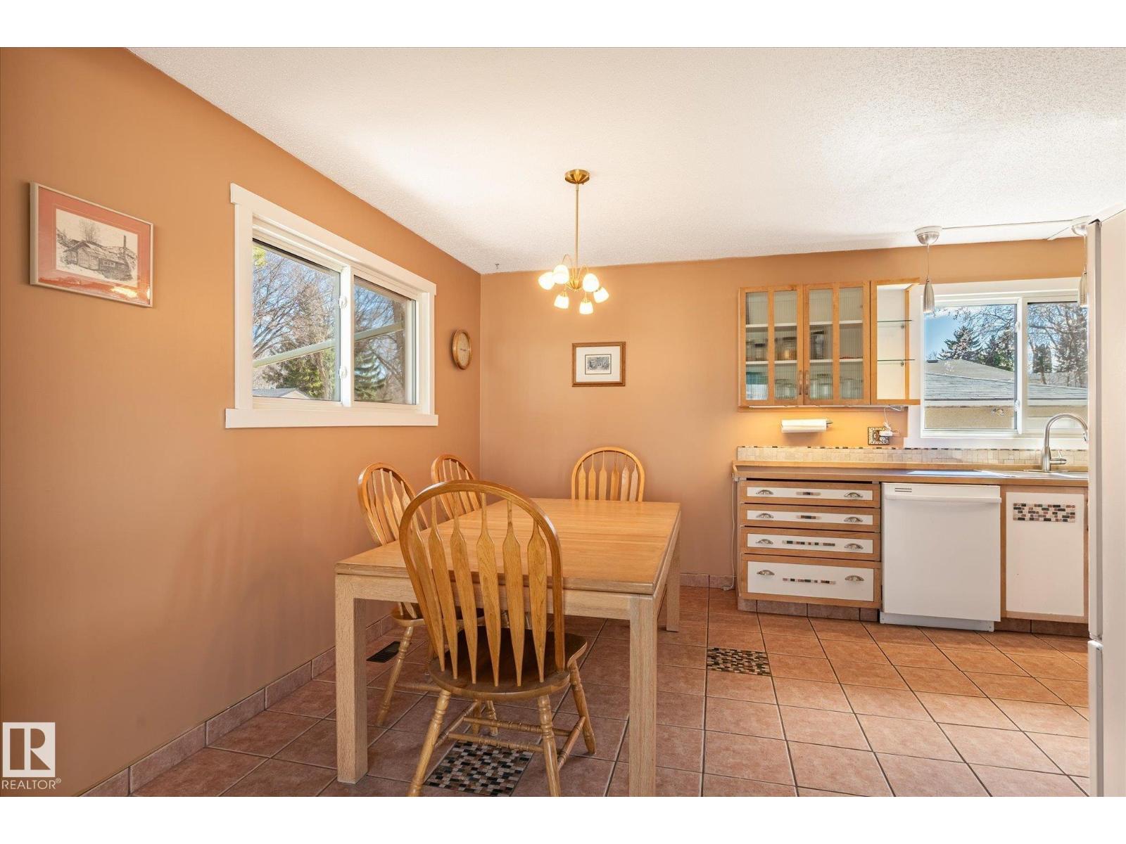 30 FARMSTEAD AV, St. Albert