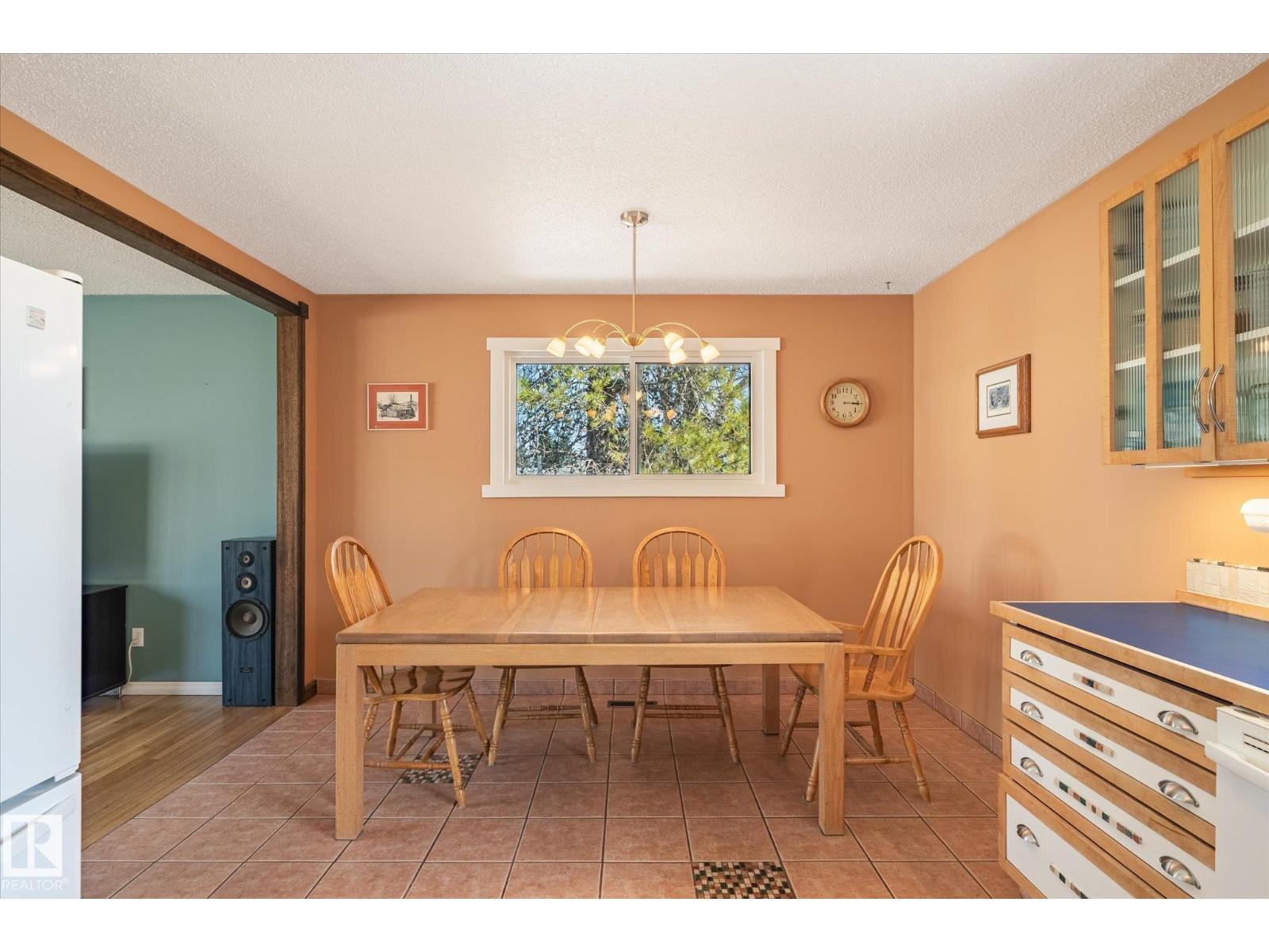 30 FARMSTEAD AV, St. Albert