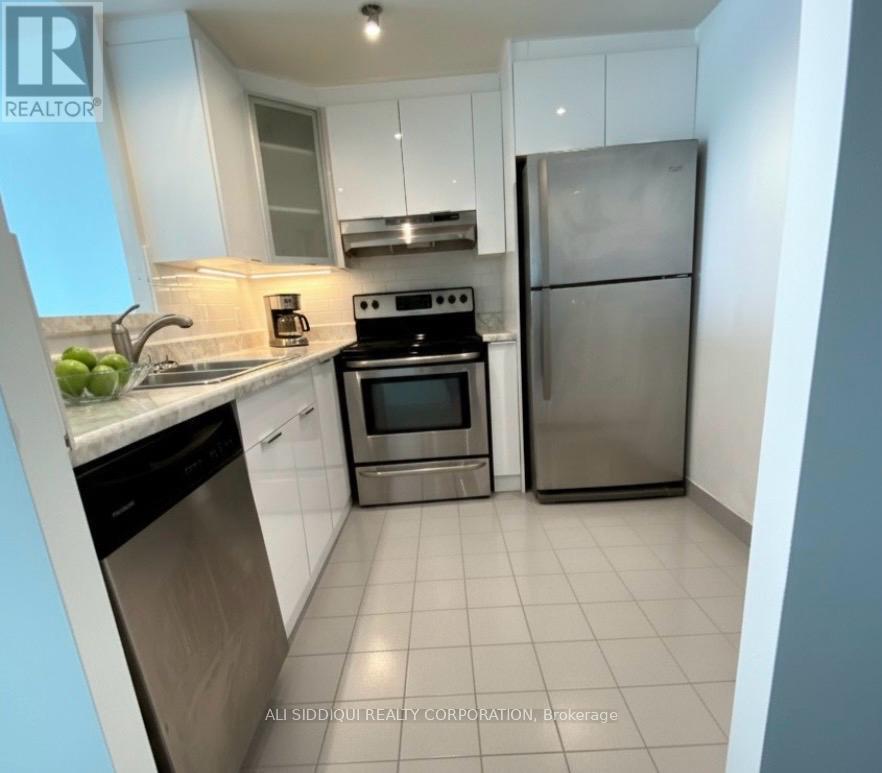 #1513 8 LEE CENTRE DRIVE - 7
