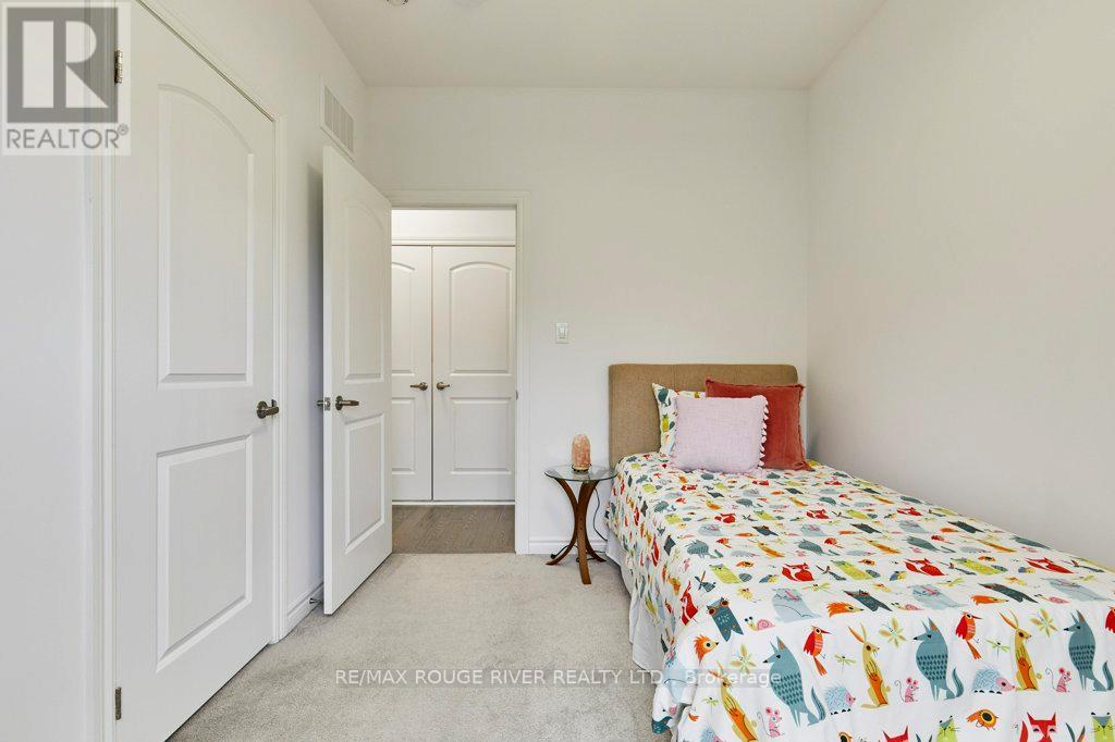 6 SEAGRAVE LANE - 31