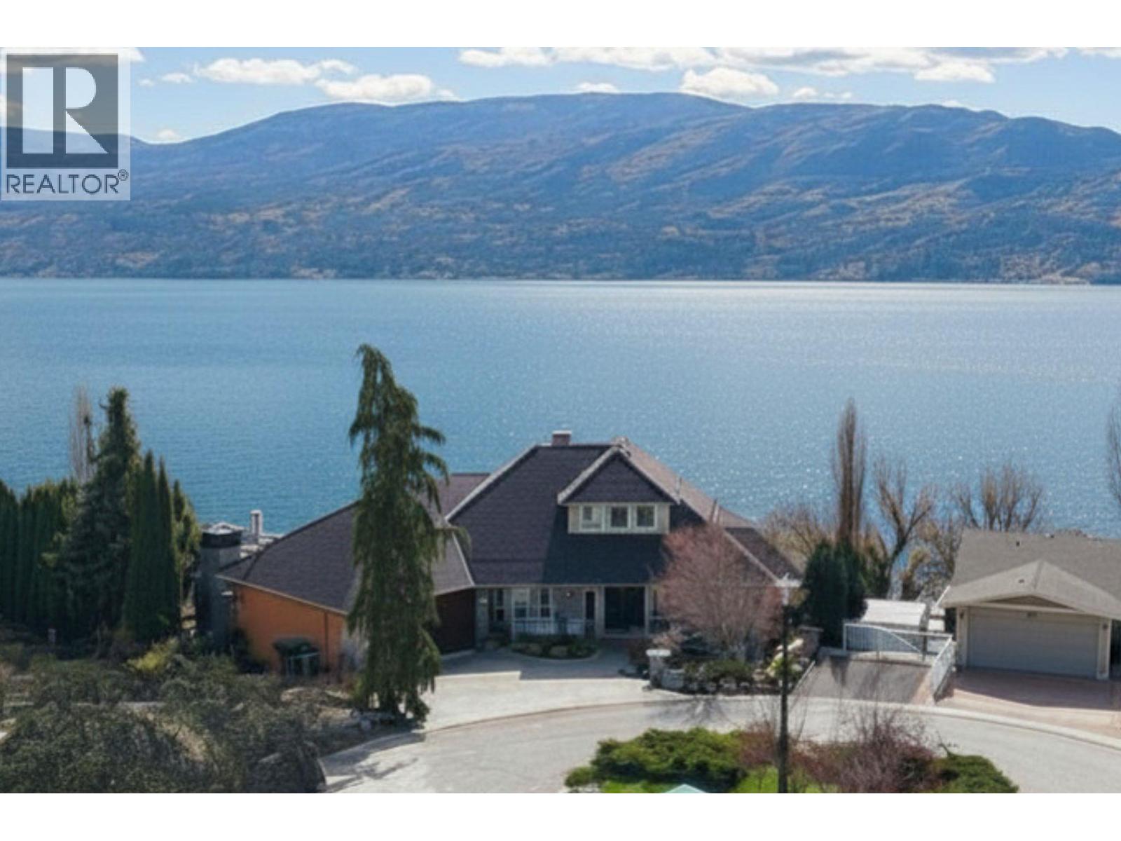 5312 Fulton Place, Peachland