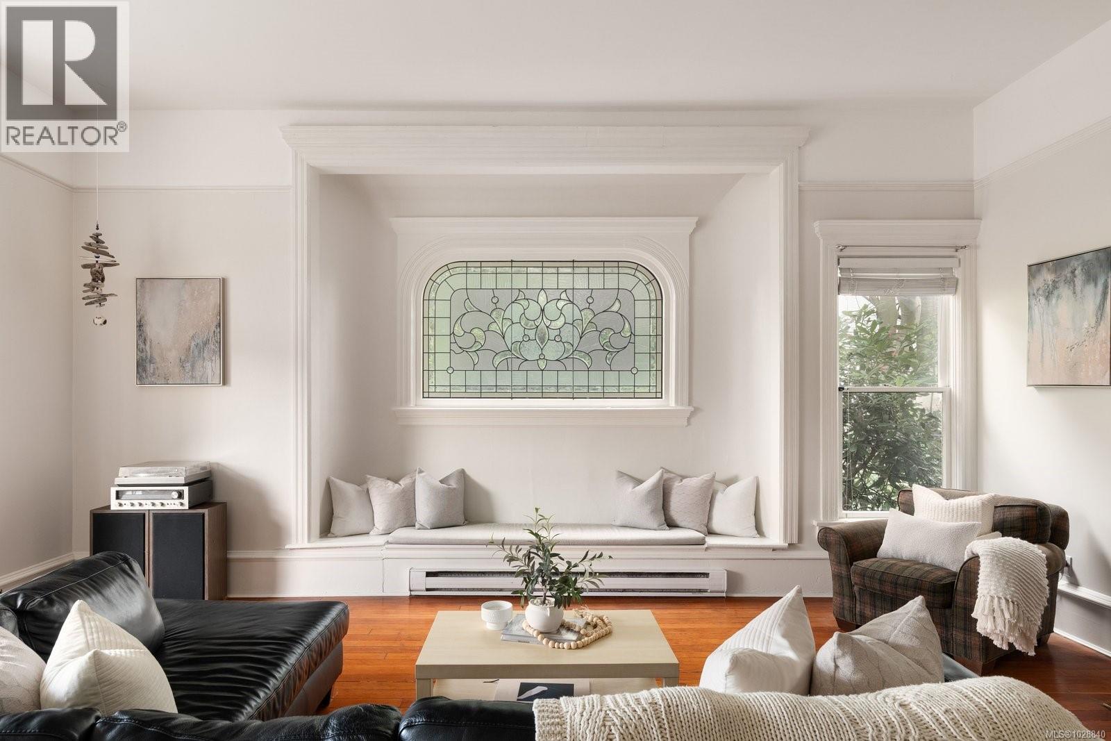  1270 Yates Street, Victoria