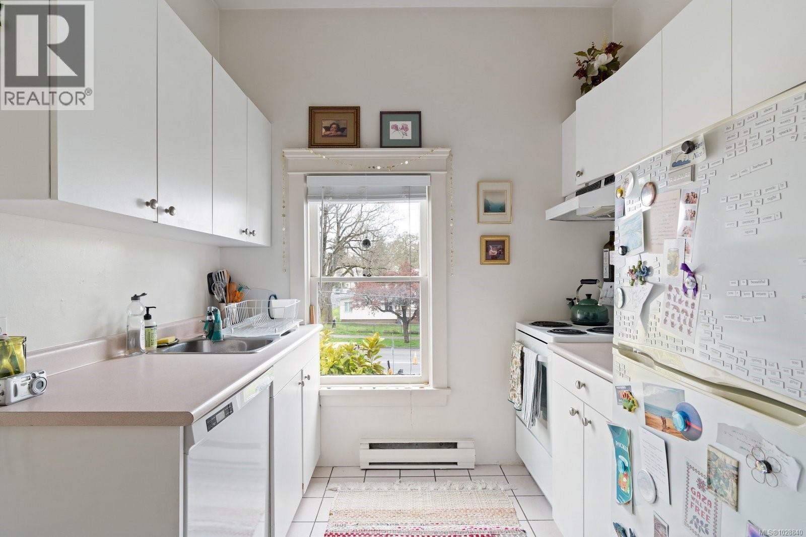  1270 Yates Street, Victoria