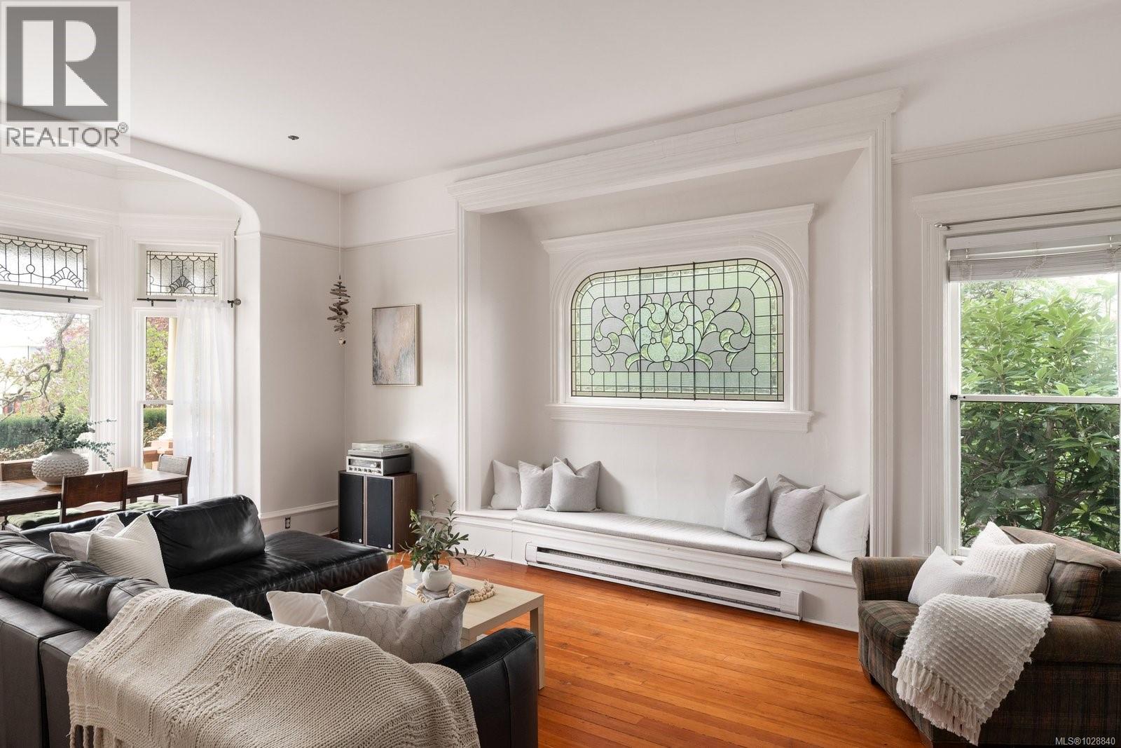  1270 Yates Street, Victoria