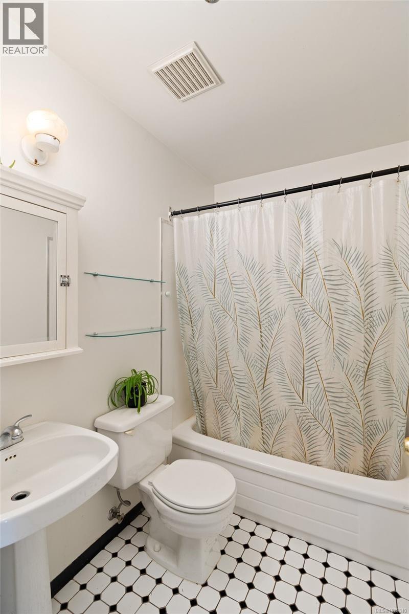  1270 Yates Street, Victoria