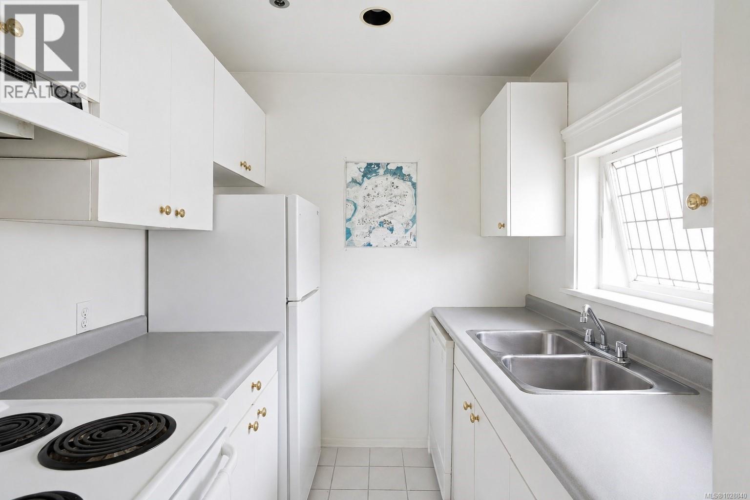  1270 Yates Street, Victoria