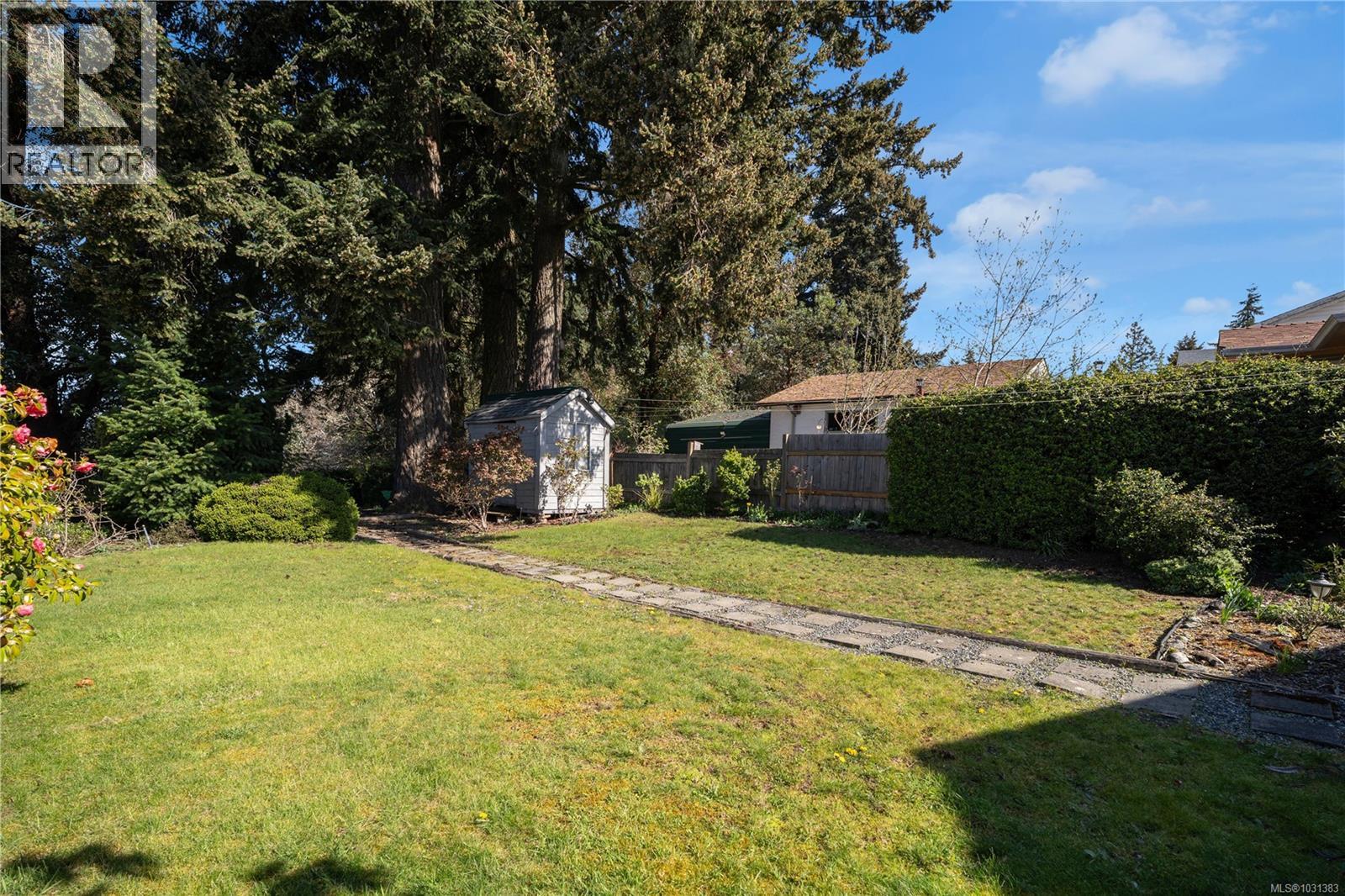  2730 Glen Lake Place, Langford