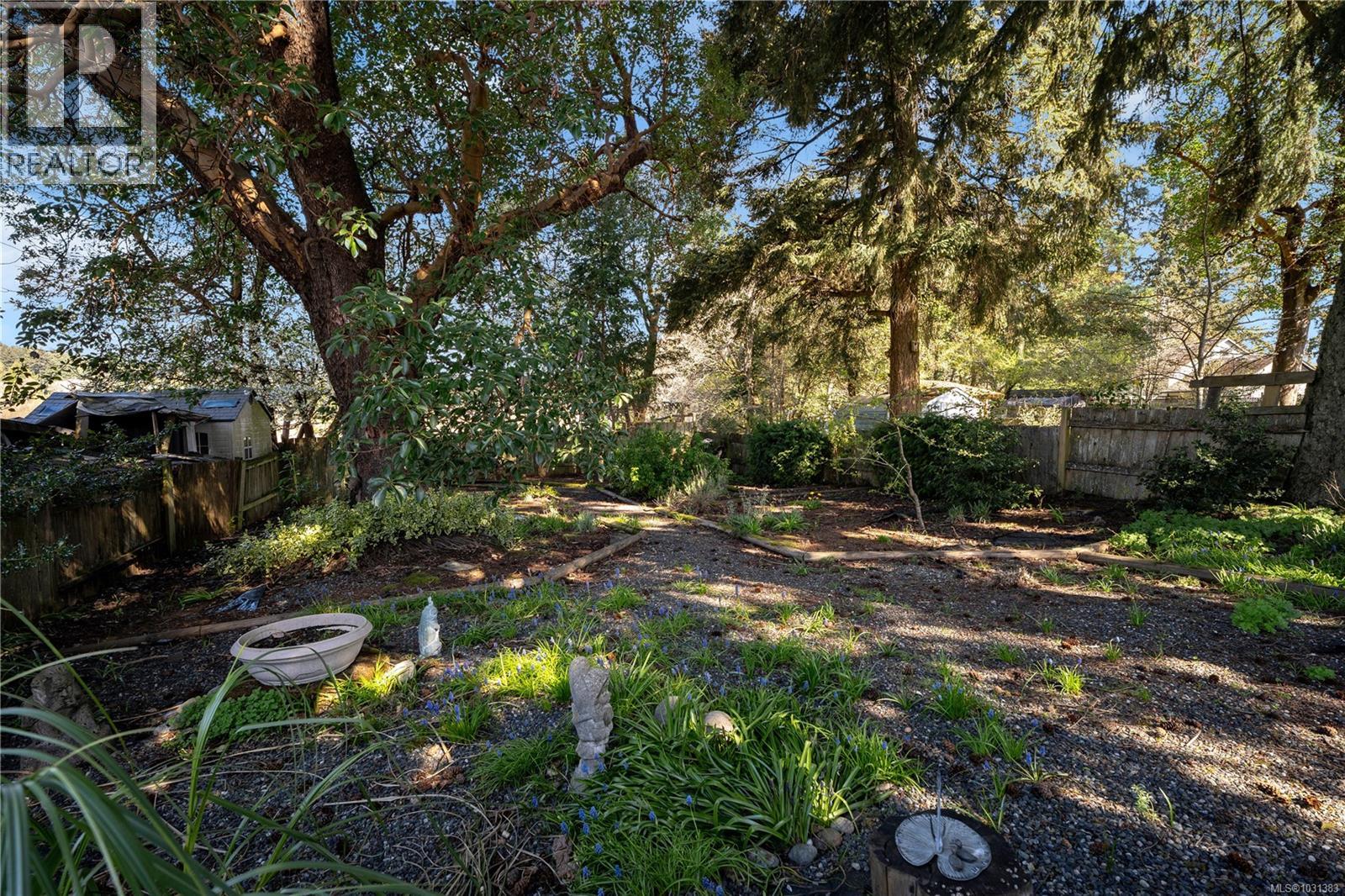  2730 Glen Lake Place, Langford