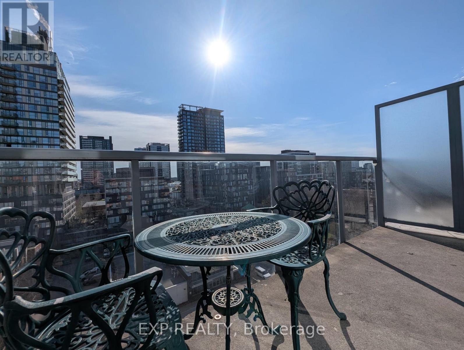 #917 25 COLE STREET - 10