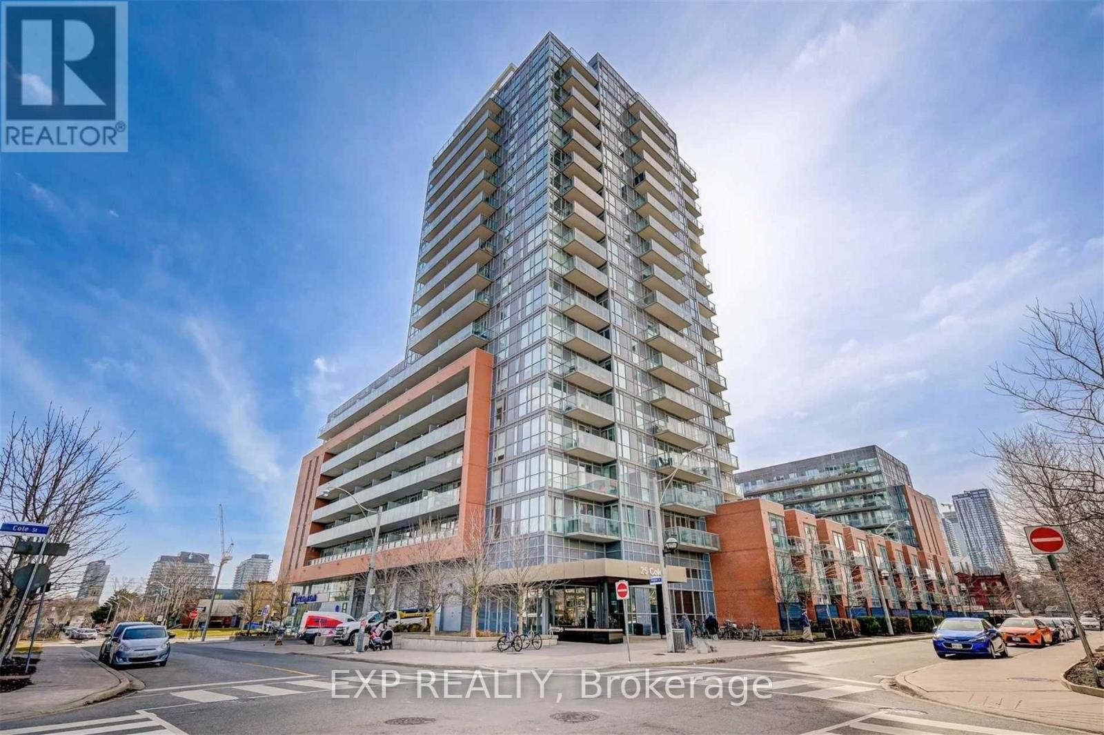 #917 25 COLE STREET - 14