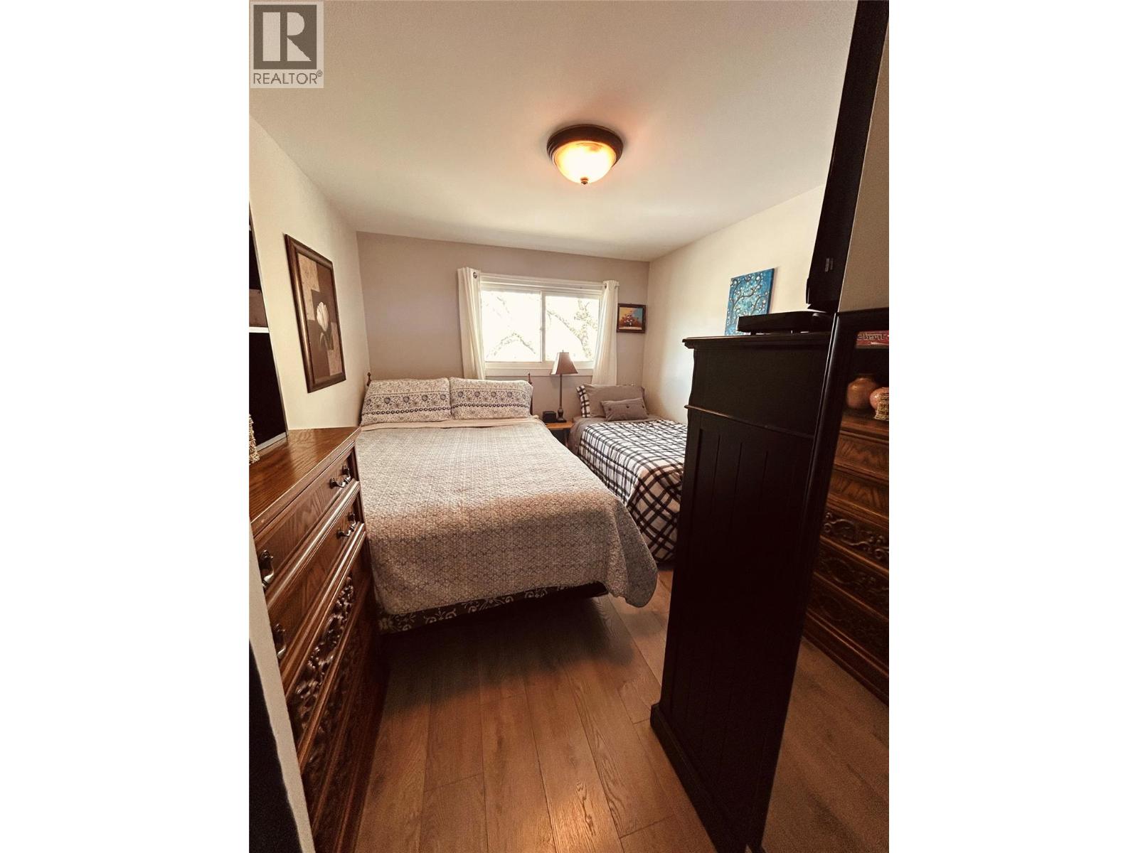 #208 922 Dynes Avenue - 9