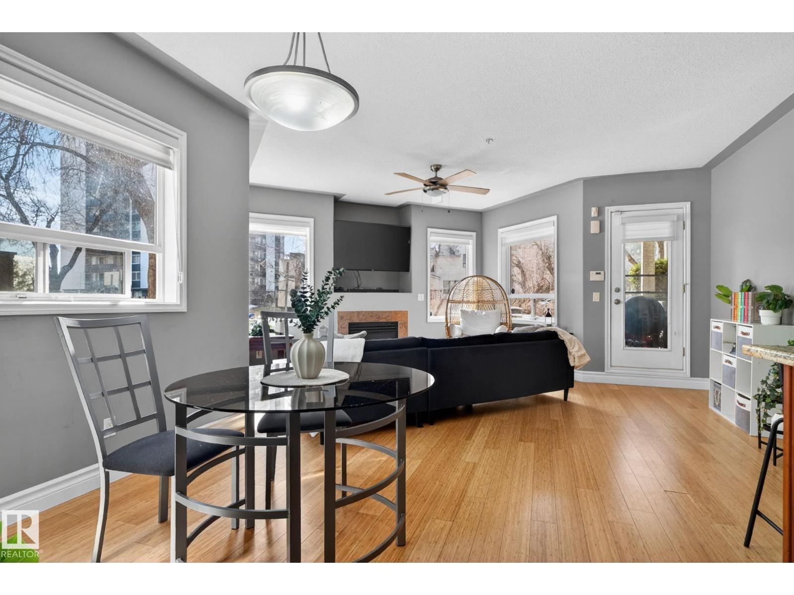 #105 10033 116 ST NW NW, Edmonton