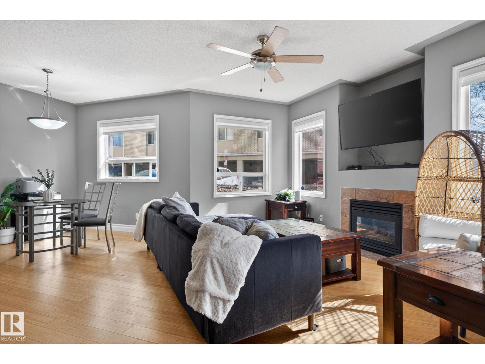 #105 10033 116 ST NW NW, Edmonton