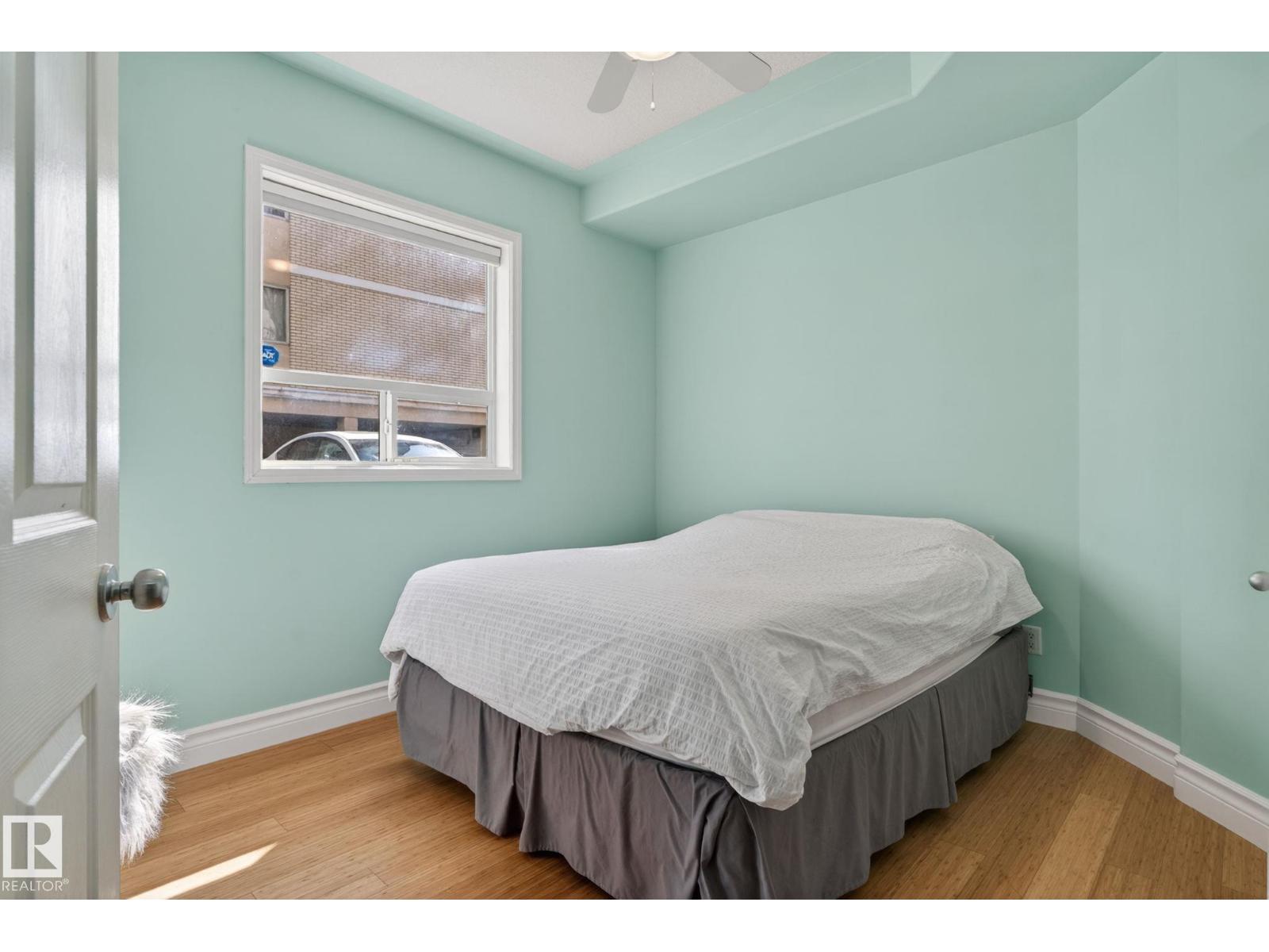 #105 10033 116 ST NW NW, Edmonton