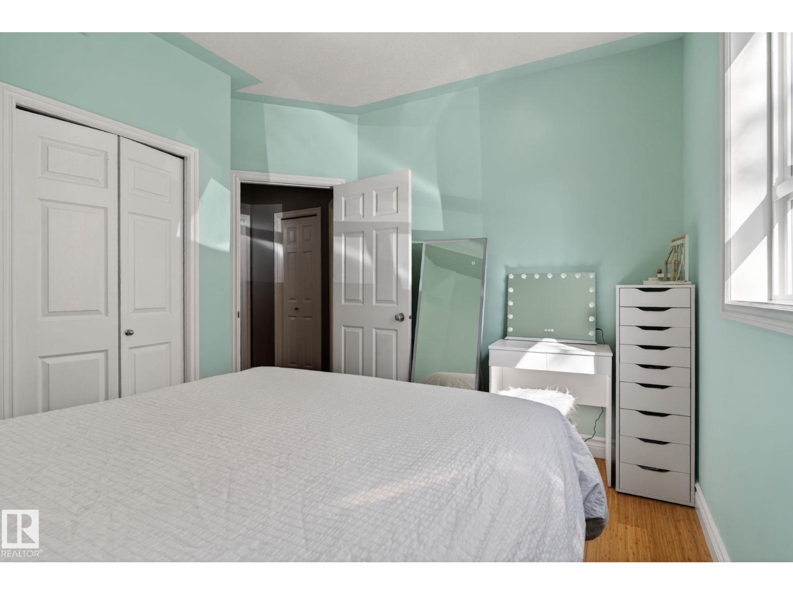 #105 10033 116 ST NW NW, Edmonton