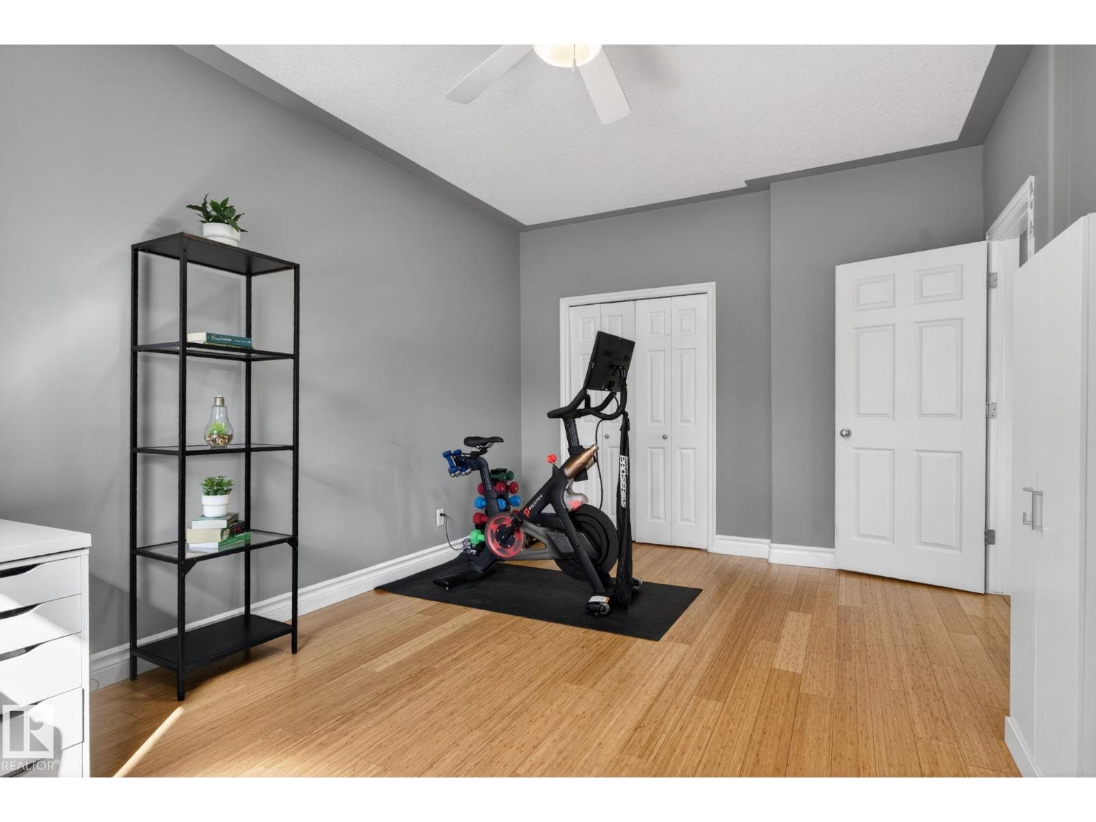 #105 10033 116 ST NW NW, Edmonton