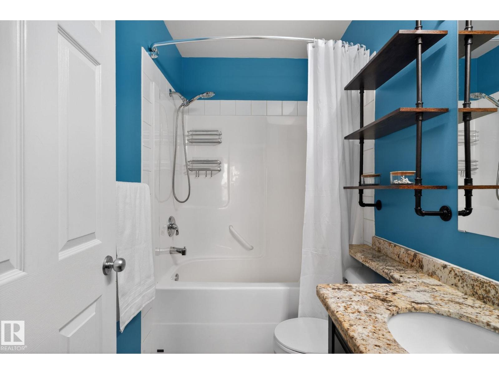 #105 10033 116 ST NW NW, Edmonton