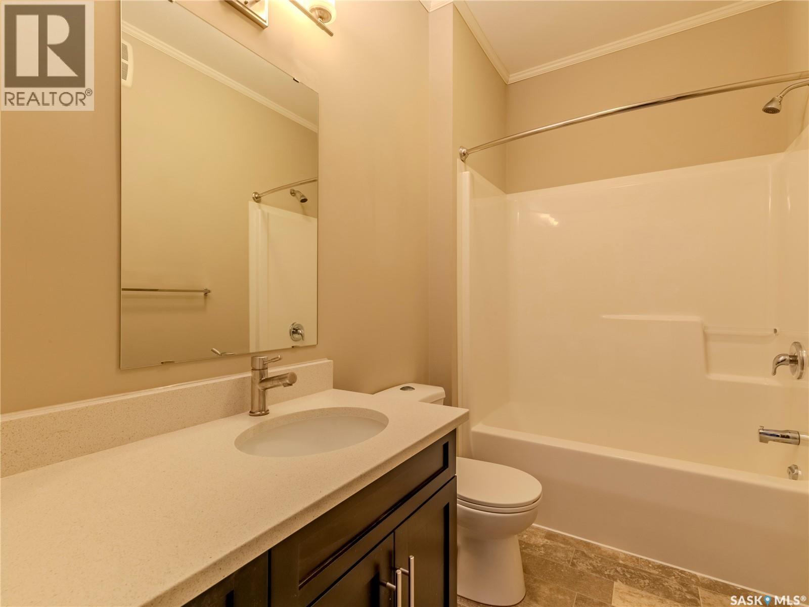 #102 720 Baltzan BOULEVARD - 12
