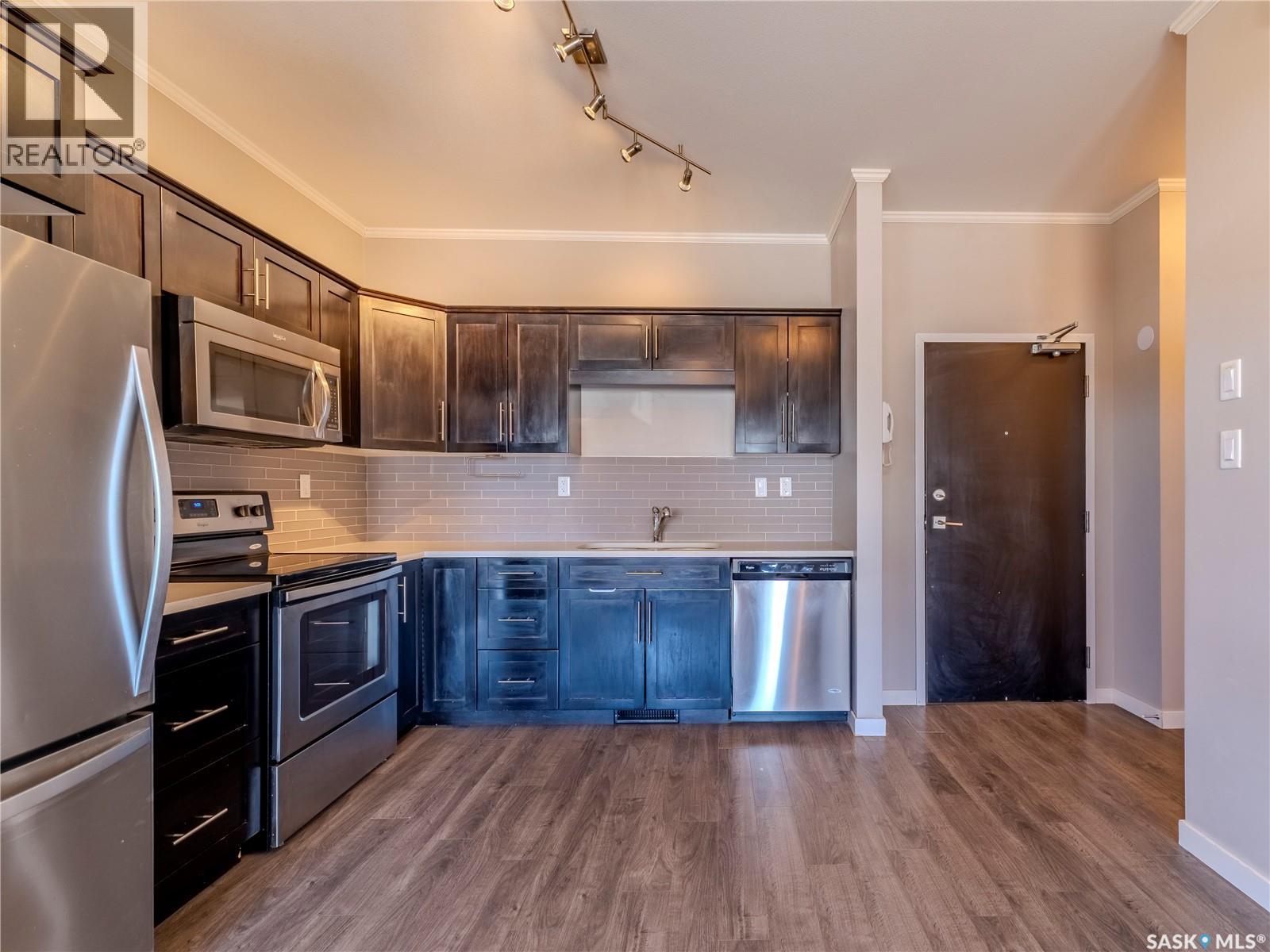 #102 720 Baltzan BOULEVARD - 4
